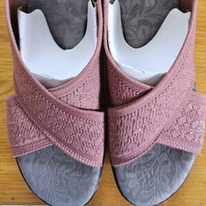 JBU Pink Elegant Women's Sandals.  Size 9.5. Brand New